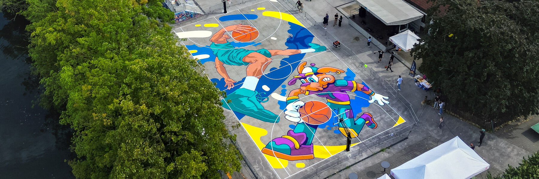 Street art graffiti mural muurschildering hypecourt vloerschildering baskatbalveld keizerpark gent artiesten a squid called sebastian kiuw