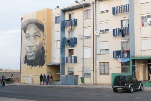 Street art graffiti muurchildering mural graffiti goldrush louresartepublica5