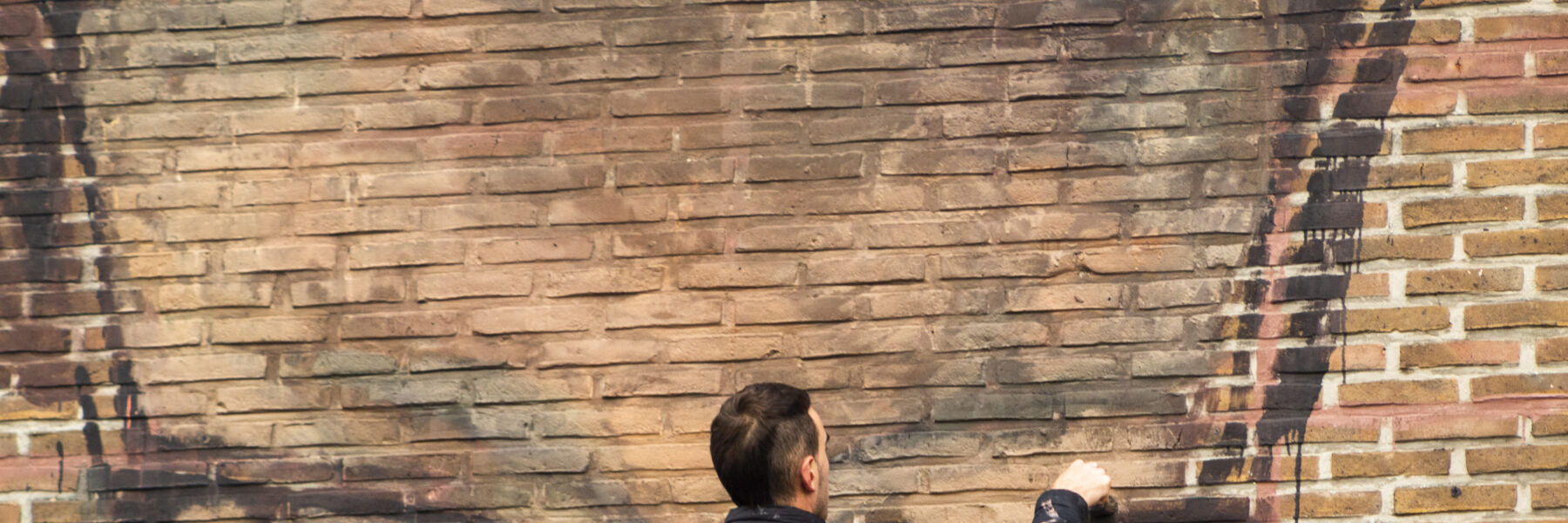 Street art graffiti muurschildering mural the goldmine nieuw gent artiest slimsafont4